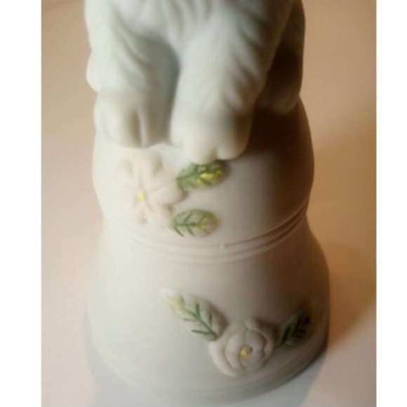 Cute Kitty Bell - White with light pink flowers & light green leaves - Picture 6 of 7
